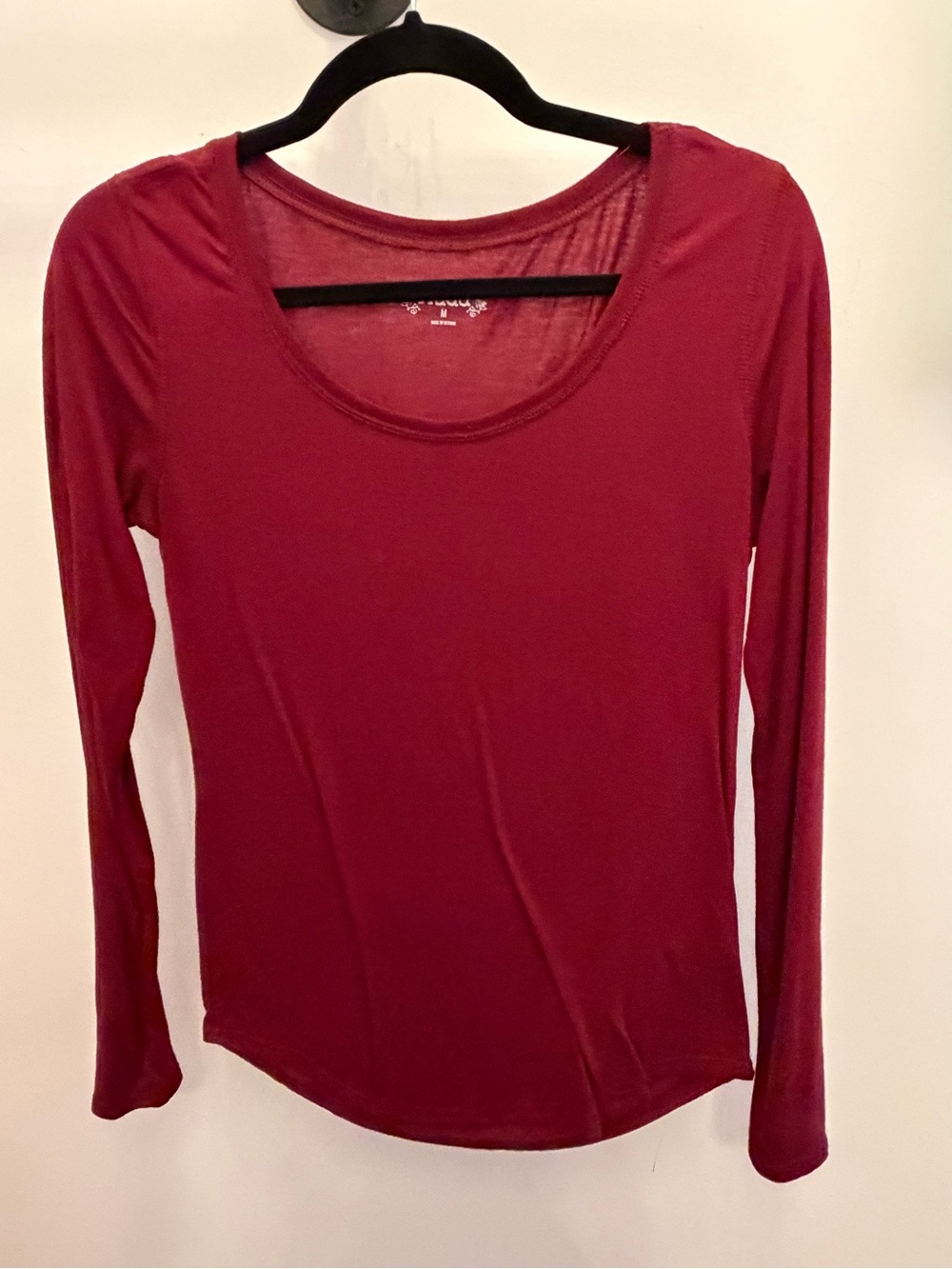 Women's Long Sleeve Scoop Neck Top - Burgundy